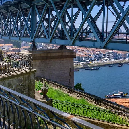 شقة Haven - Under The Luis I Bridge
