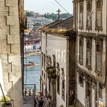 Haven - Under The Luis I Bridge Daire